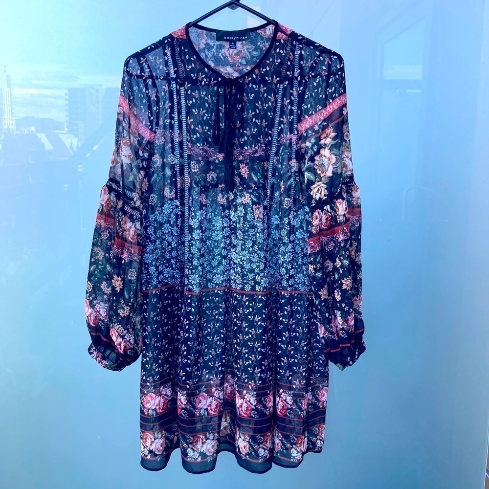 ADELYNE RAE Sz S Oversized Ditzy Floral Puff Sleeves Open Lace Tassel Tunic
